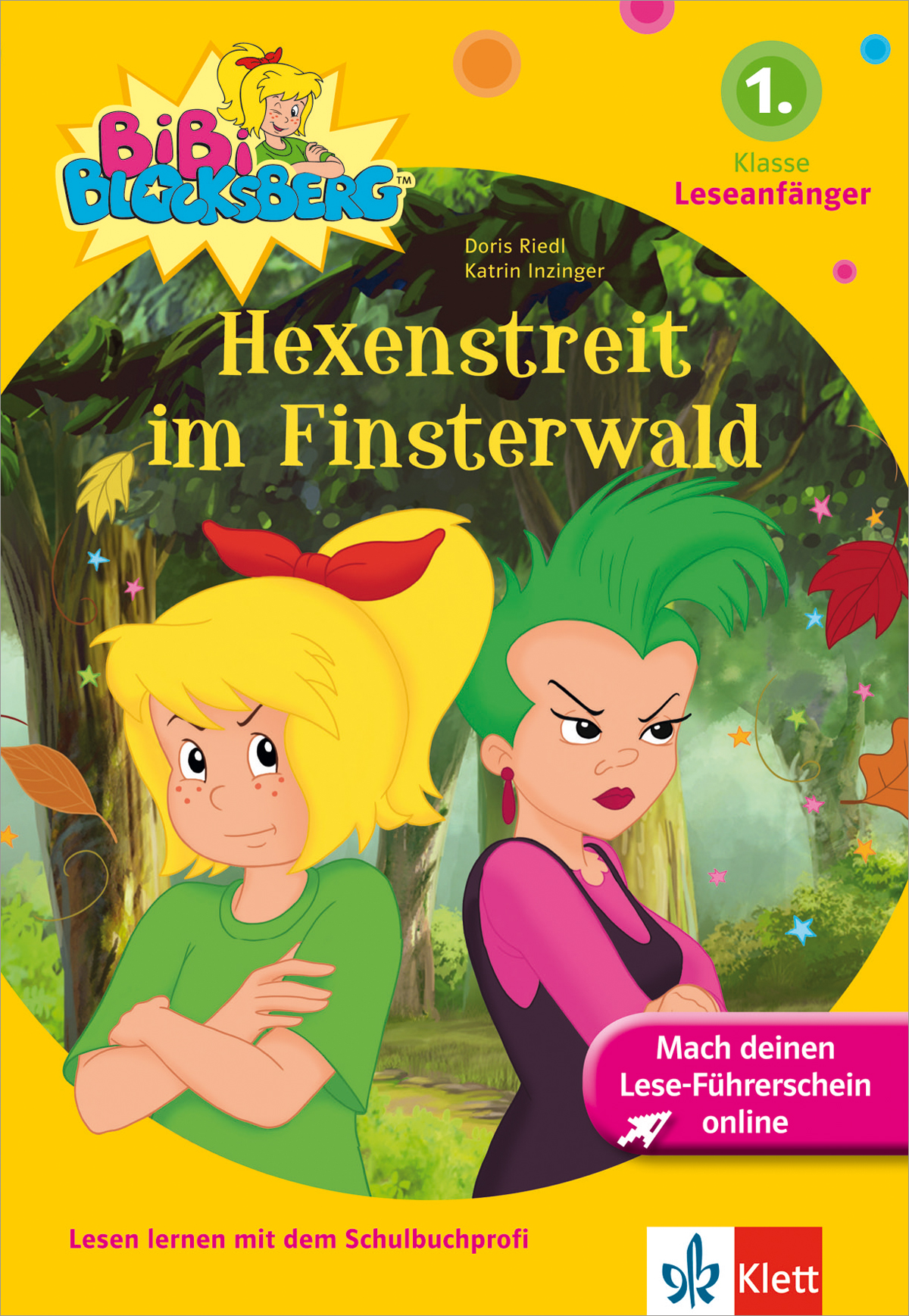 Hexenstreit im Finsterwald Zwei animierte Mädchen stehen in einem Wald, eine lächelt mit verschränkten Armen, die andere runzelt die Stirn mit geballten Fäusten. Das Buchcover trägt den Titel Hexenstreit im Finsterwald aus der Reihe Bibi Blocksberg.
